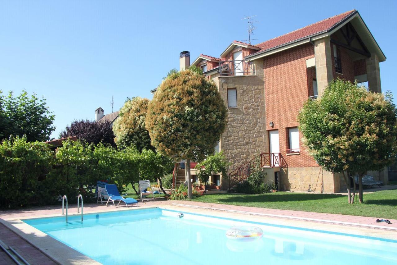 Preciosa Casa Independiente Con Piscina Cubierta Y Gran Jardin Privados Haro Ngoại thất bức ảnh